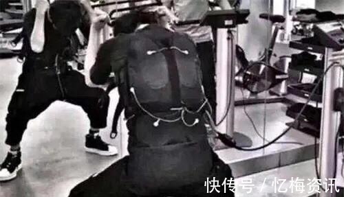 基本中国拳法|拳王泰森为何说李小龙是“杀手”,看他的训练方法,你就全明白了