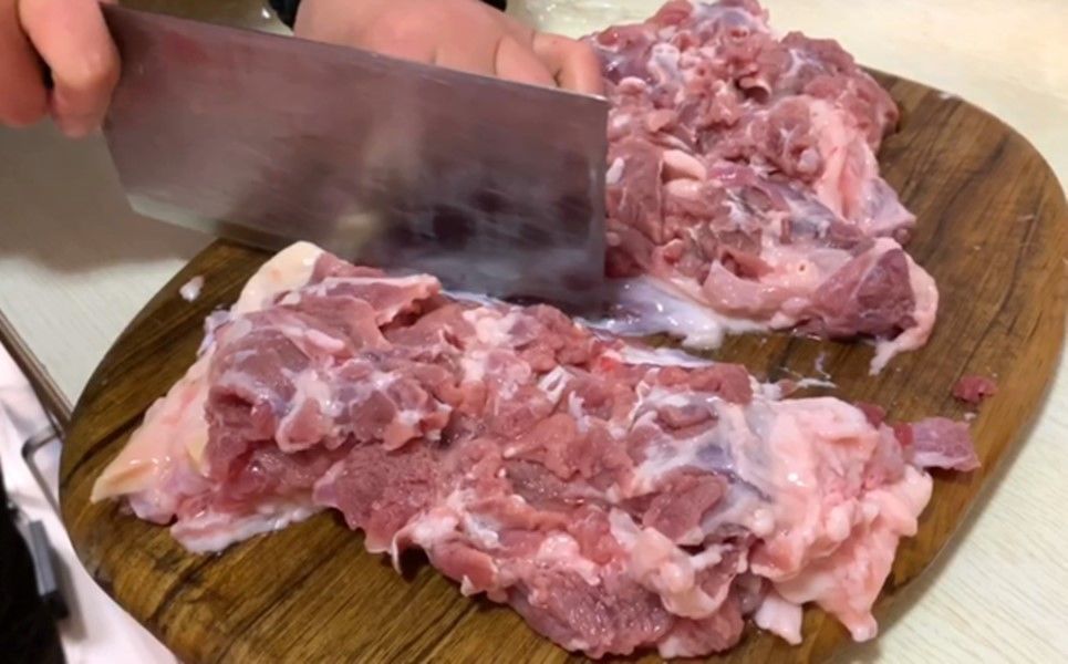冬天,碰到此肉别手软,一次囤50斤,放冰箱冻起来天冷吃特省事