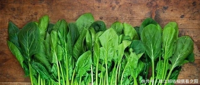 阳春三月,一把菠菜2颗蛋,半碗面粉做早餐,同时也是减脂晚餐