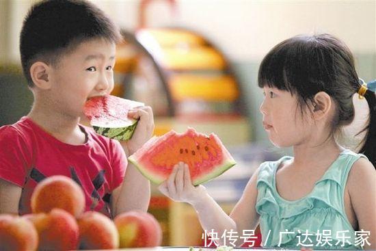 孩子|医生呼吁入秋后再吃3种水果,最易伤胃不长个,孩子哭闹也别买