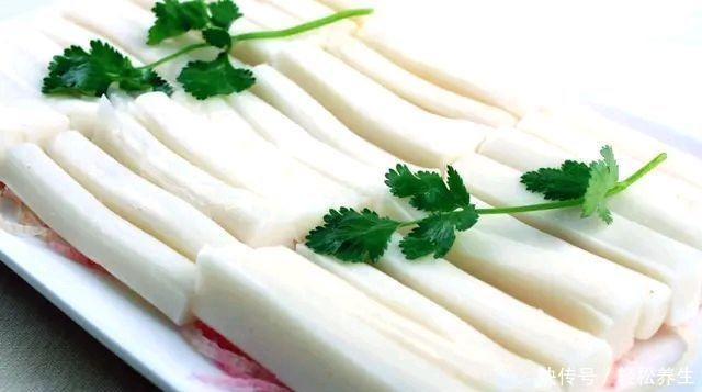 最近这道网红年糕火了,酥脆软糯,酸甜可口,好吃又好看,超简单