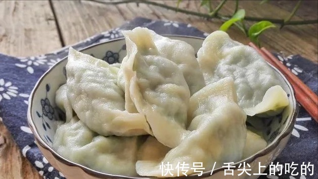 包韭菜肉馅饺子,牢记“3放2不放”韭菜碧绿不发黑,不出水不烧心