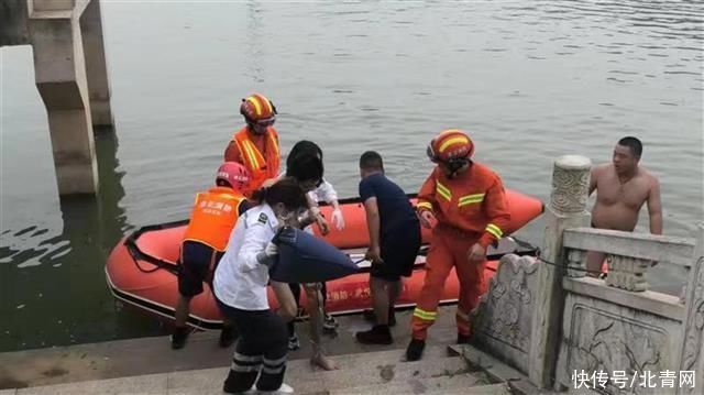 消防员|男子游泳被困湖中 武汉消防紧急救援