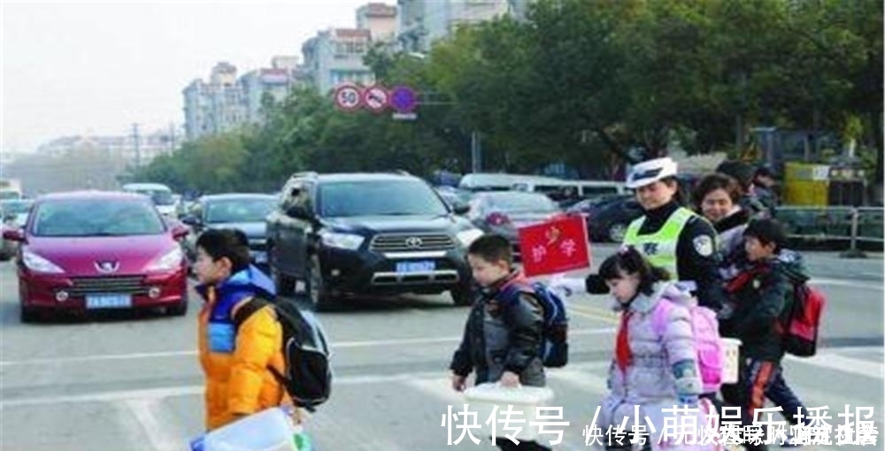 校车|从谁接送孩子上学,就能看出一个家庭不少问题,看看你家准吗?