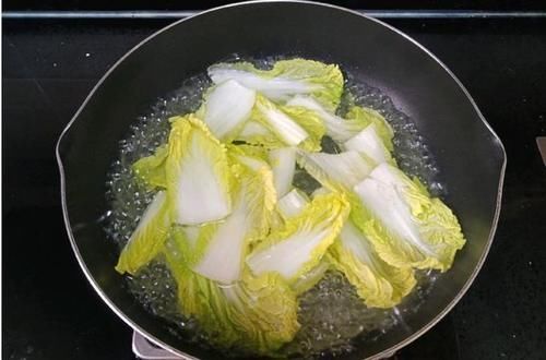  冬天，吃牛羊肉不如吃它，12元1斤，高蛋白低脂肪，做成汤真鲜