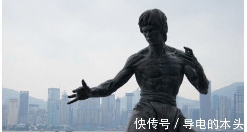 木村|他是日本人,在李小龙最落魄时拜他为师,今94岁仍为他扫墓!
