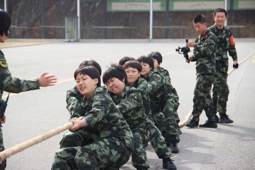 军营|入营后的第一个节日，女兵们是这样度过的······