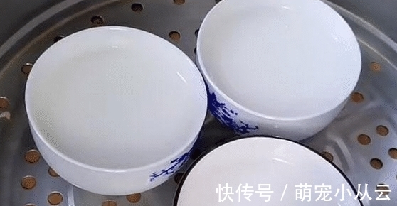 最近我家隔天就吃一次它，不用上锅熬，搅一搅放碗中一蒸，冰凉Q弹