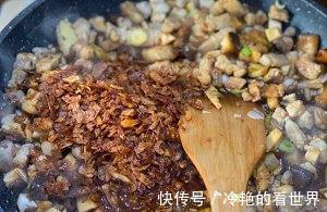 隔离在家方便面吃腻了,送您卤肉饭做法,荤素都有,美味营养