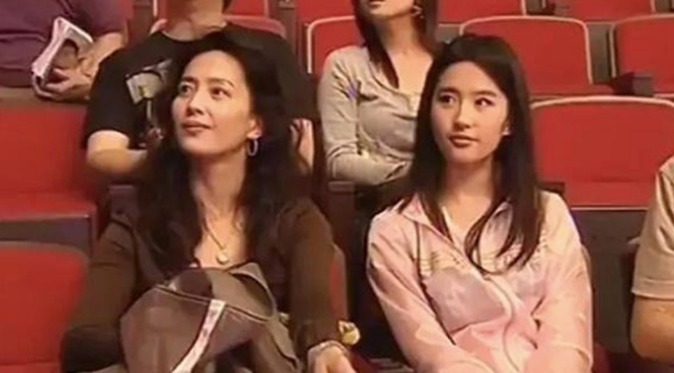 吴费曼|有种整容式长大叫费曼,昨日你爱答不理,现在你高攀不起