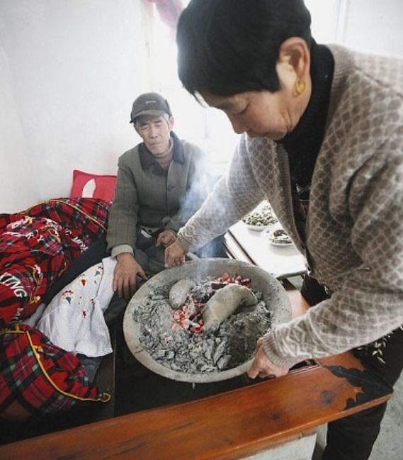 看不到|《夷坚志》记载,南方有种取暖的火柜,目前这种老物件快看不到了