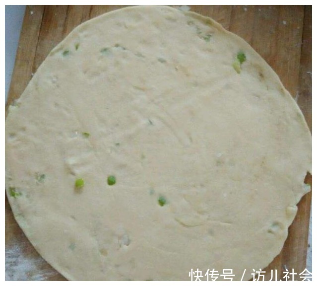 香酥|葱油饼最好吃的做法，只需3步，香酥脆爽又美味，凉了也不会硬