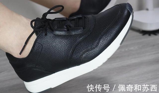 皮面 小米出行新品体验透气单牛皮面+双密度缓震底，运动防臭不闷脚！