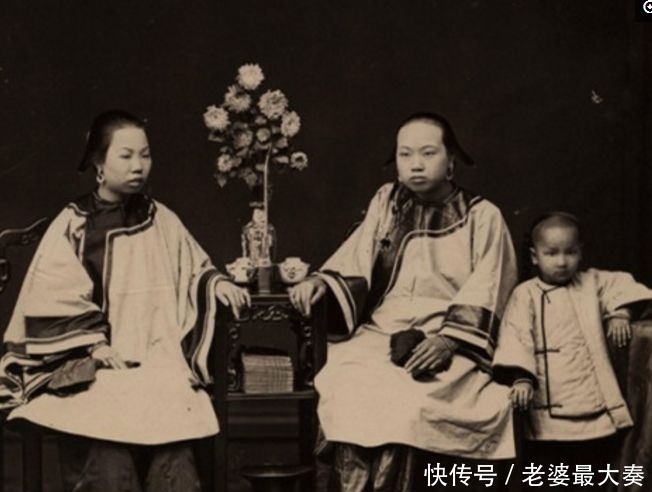 人物|直击：晚清人物影像老照片，大户人家的贵妇人很漂亮