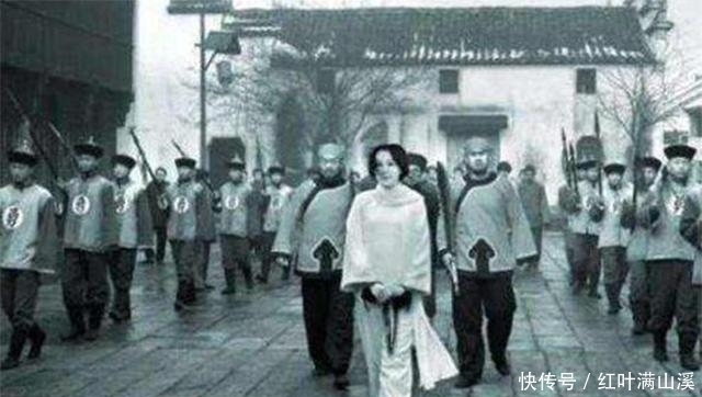 秋瑾死后无人收尸: 儿子成富商,女儿是飞行员,兄妹皆死于脑溢血