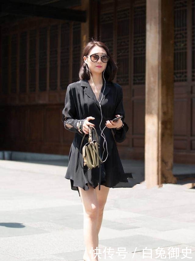 街拍:小姐姐,长相漂亮时尚,丰腴有致,给人一种温婉的感觉!