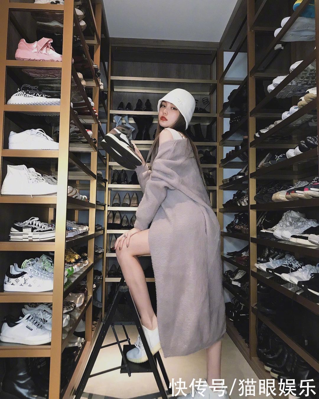 事业|周扬青专心事业?上综艺做彩妆忙不停,50万设计被嘲像三无