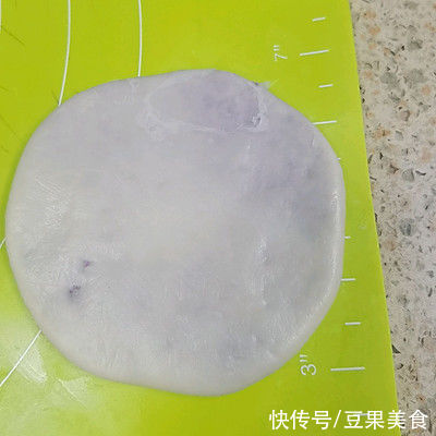 一口平底锅就能做香酥又软糯??紫薯芋泥饼