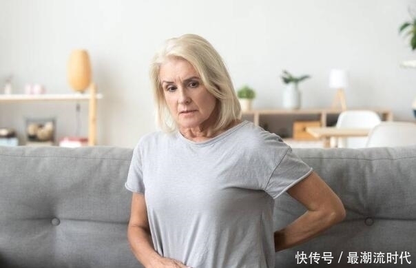 女人|女人中年后，身体感到4种不适，或是提醒你即将进入“闭经”期