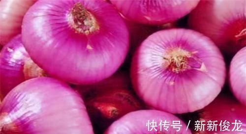 女性|女性不想显老,多吃三种食物,保护皮肤、消除斑块,使肌肤洁白!