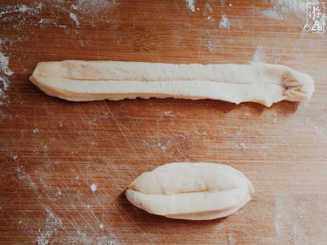 在家炸油条详细解析提前一天用温牛奶和面,下锅前必须使劲拉扯