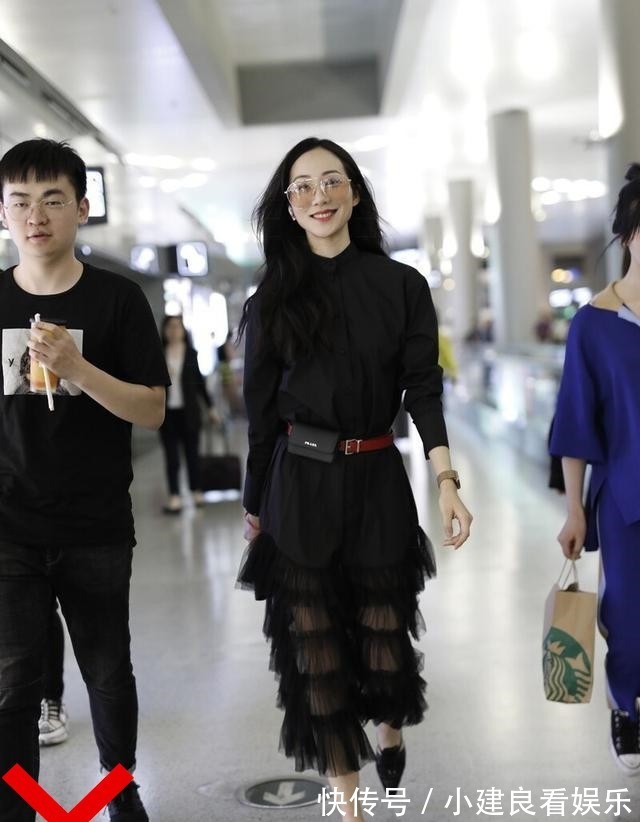 小姐姐|今夏,衬衫+半身裙才最“合拍”,青春又时尚,小个子都爱了