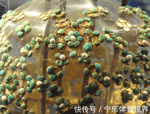 千秋万岁兮多悲风|西安再现古墓群,25岁墓主奢华凤冠现世,丈夫的墓志铭令人心碎