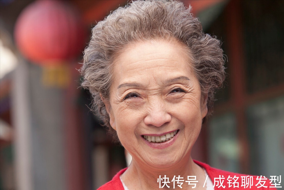 长发|到了奶奶辈的年龄,都会选择剪短烫卷的发型,怎样做到全国统一?