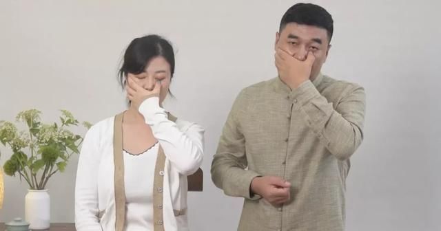 眼袋大显老10岁,每天坚持这个方法,不仅能除眼袋,还能调脾胃