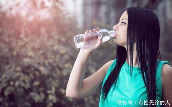 尿液很黃、還有異味,是上火嗎多半是在向你“稟告”幾件事