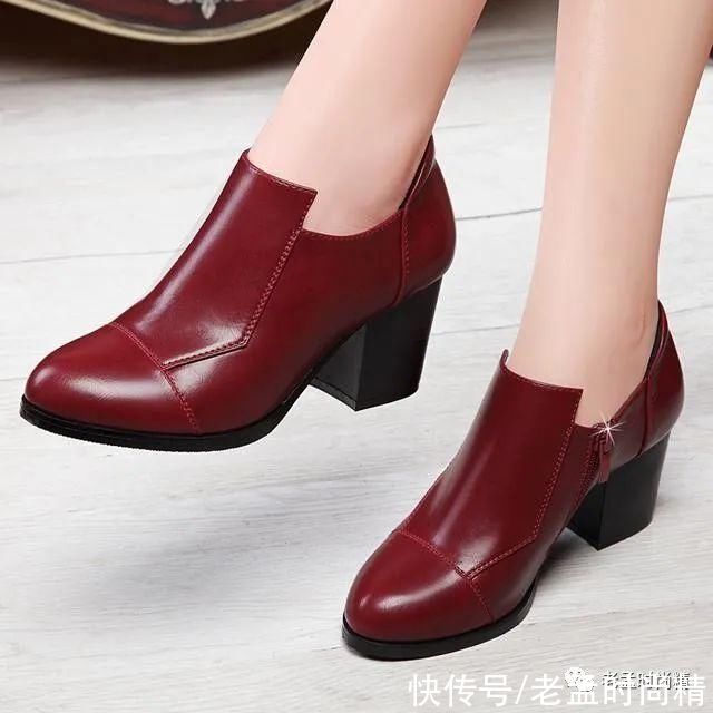 女人味|2021年新款高跟鞋正流行，35-45岁女人穿出端庄女人味