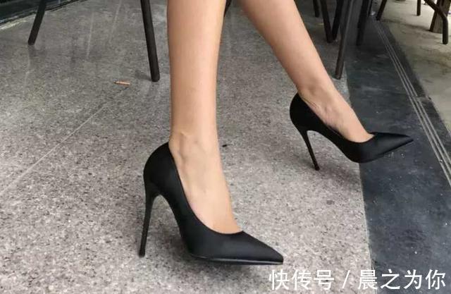 大长腿 尖头细跟鞋纤巧细致高贵优雅,让你从头美到脚指尖儿