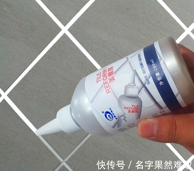 卫生间|去了舅舅家才发现，有钱人卫生间不装毛巾架，看看下图，太上档次！