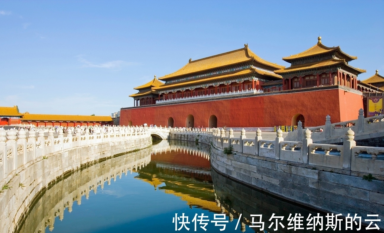 红楼梦！《曹雪芹与红楼梦》是何等的荒诞，竟认为补天石是曹雪芹的自喻！