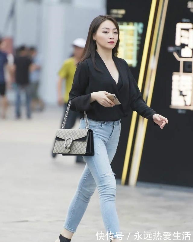 瑜伽裤 时髦大方的瑜伽裤穿搭展现出迷人风采,舒适又显气质,高级利落!