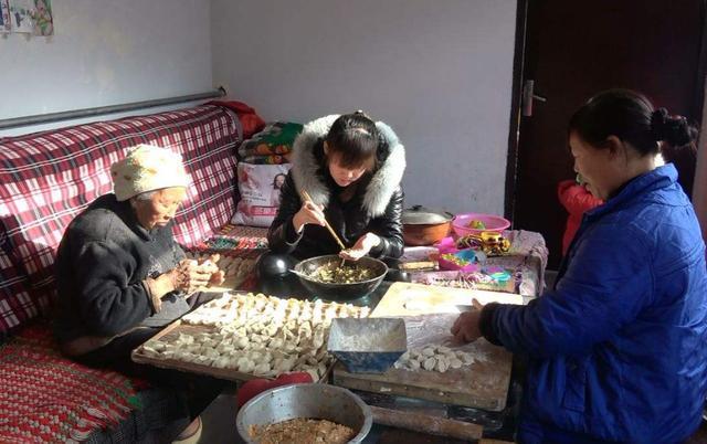 宝妈|产妇生下7.7斤男宝,逗老公说生的是女儿,丈夫的反应让宝妈泪奔