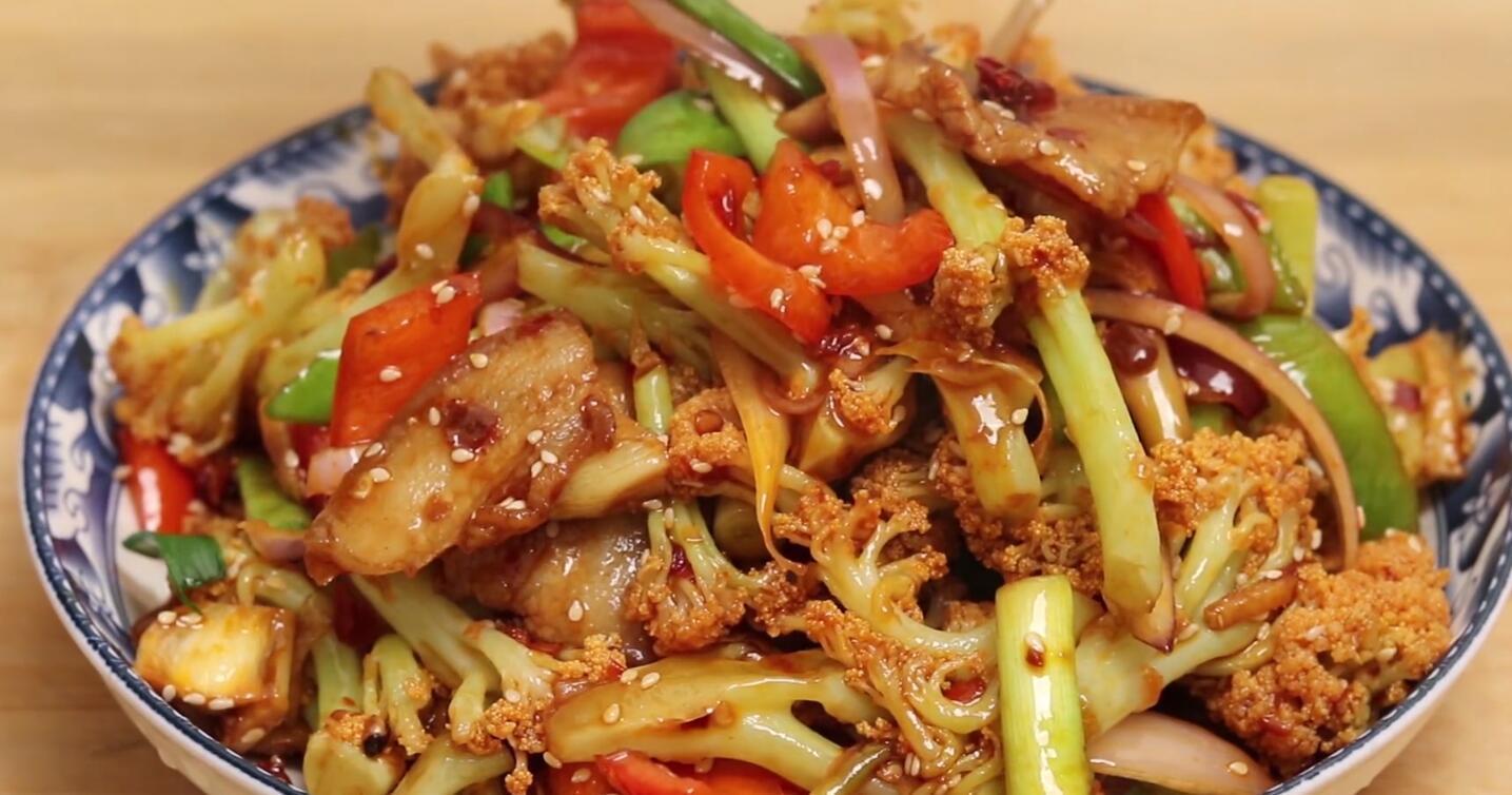 最简单的家常菜花菜炒肉,简单炒一炒,清脆爽口,天天都想吃