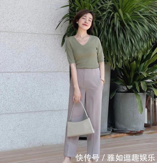 颜色|中年女人穿“花衣服”很土，照着这5套简约气质风穿，减龄有活力