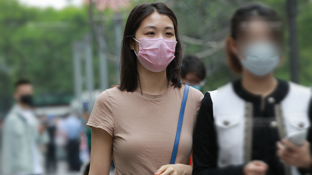 长袖|白色长袖简单清新, 和牛仔裤一起舒爽宜人, 让人看了就十分温柔