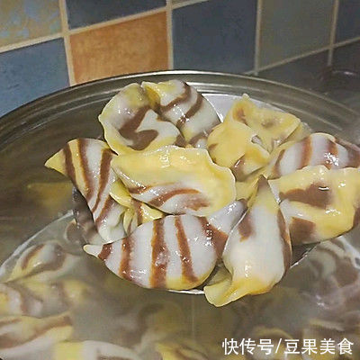 胡萝卜汁|香浓美味的虎纹饺子，大人小孩都爱吃