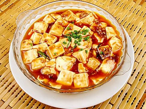 大厨|做麻婆豆腐时，豆腐要不要焯水？大厨教你正确做法，豆腐滑嫩Q弹