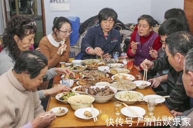 外婆|随母姓的二宝能继承外公家产,大宝却没半分宝爸一句话化解尴尬