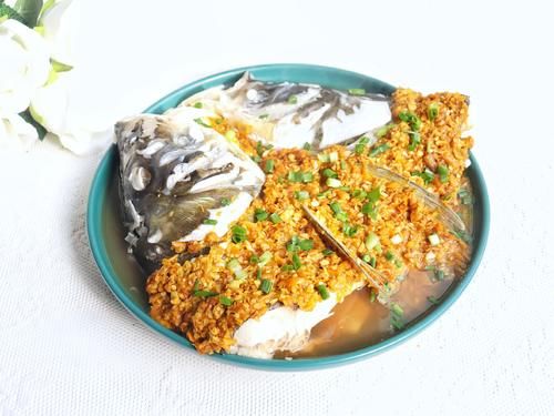  好吃|剁椒鱼头，别再直接上锅蒸啦，学会这个方法，鱼肉鲜嫩，好吃不腥