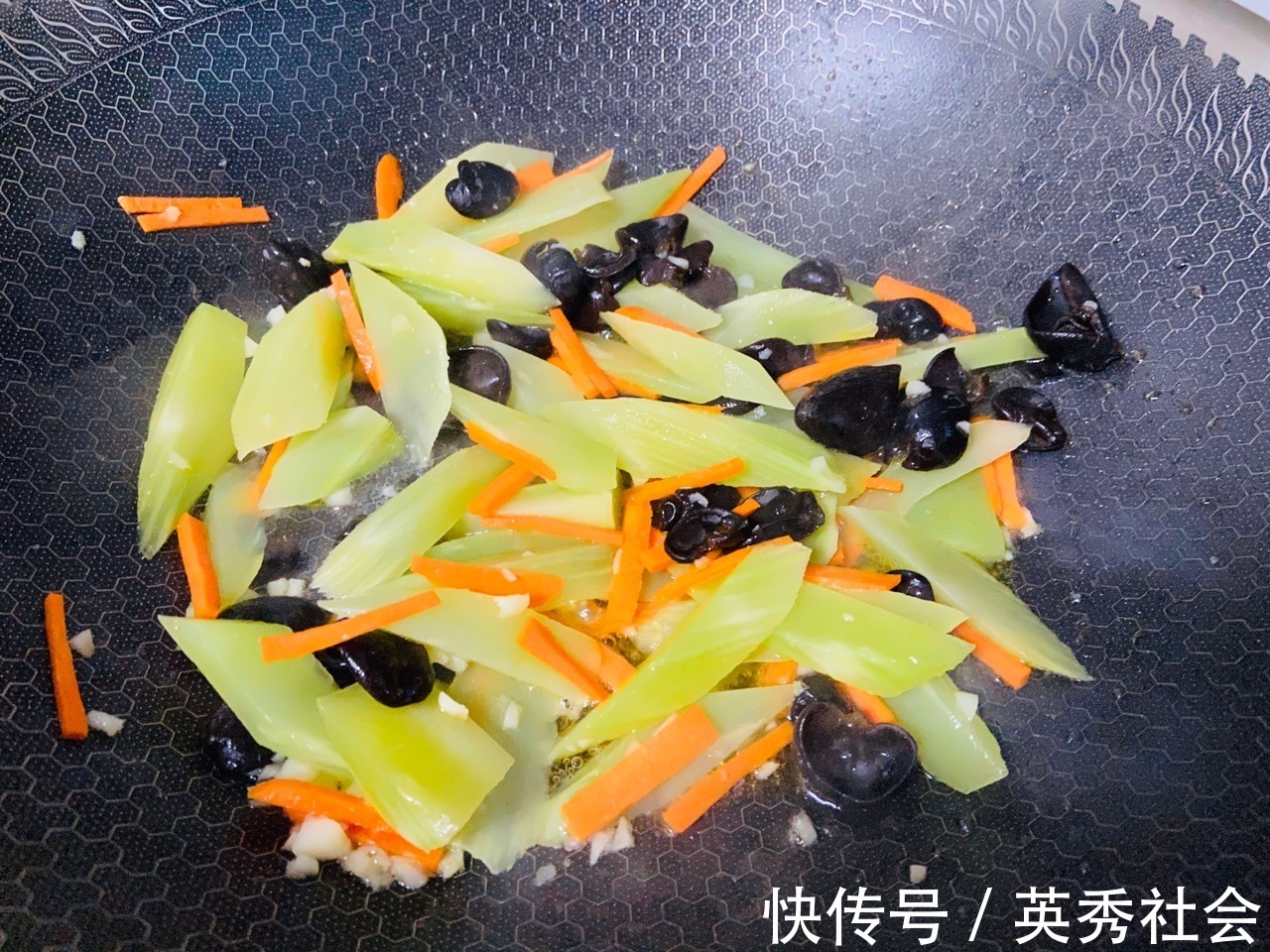 减脂餐|低油低脂素炒三鲜,美味好吃,健康营养