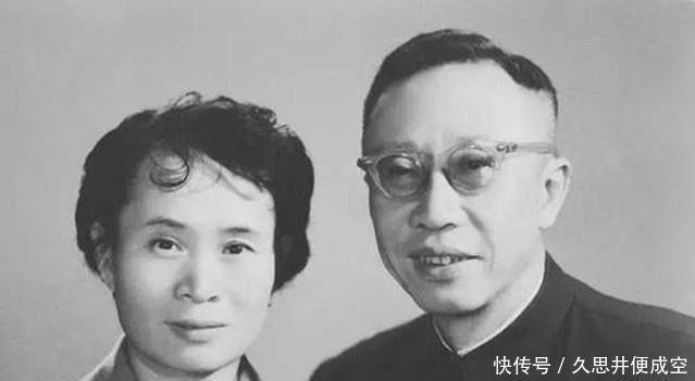 随身携带|溥仪随身携带一张照片,背面写了八个字,死后才被发现