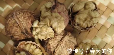 中老年人|“植物安眠药”终被发现,白开水里面加一点,喝完沾床就睡不失眠