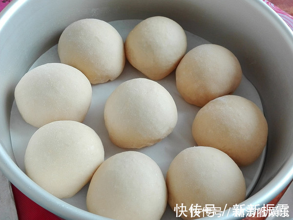松软|教你做蒸面包，不用面包机也不用烤箱，松软有嚼劲，好吃不上火