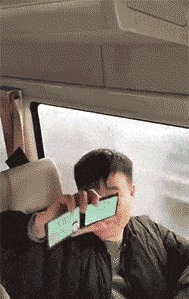 |搞笑GIF段子:大哥玩的这么嗨,真的不怕尾气中毒吗?