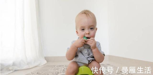 心理健康|啥时候给宝宝戒纸尿裤？别超过这个月龄，不然会产生这些危害