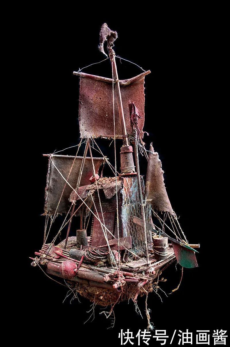 微型艺术家历时4年,打造了一个破败的世界,精致程度让人叹服